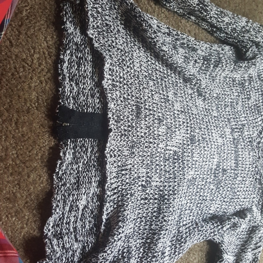 Sweater - Picture 3 of 4